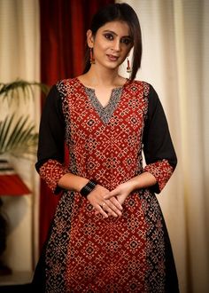 Collar Kurti Design, India Clothes, Simple Frocks, Churidar Designs, Kurti Pant, Cotton Saree Designs, Kurti Patterns, Designer Kurti Patterns