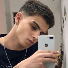 Trendy Male Haircut Short, Short Hair Mens Hairstyles, Haircuts For Fine Hair Men, Men Short Hair Fade, Sind Curtain Bangs, Was Sind Curtain Bangs, Guy Haircuts, Crew Cut Hair, Very Short Hair Men