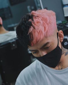 Pink Hair Guy, Short Dyed Hair, Split Dyed Hair, Shaved Hair Designs, Split Hair