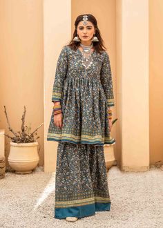 Gharara Pants, Gharara Designs, Cotton Suit Designs, Flare Shirt, Unstitched Dress Material, Desi Style, Learning Websites