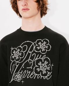 'KENZO Constellation' sweatshirt.
'Rue Vivienne' and 'KENZO Paris' embroideries.
Unbrushed molleton. Designer Fall Sweatshirt With Embroidered Logo, Designer Sweatshirt With Embroidered Logo And Crew Neck, Designer Crew Neck Sweatshirt With Embroidered Logo, Big Embroidery Designs, Mens Graphic Tees Prints, Flower Pattern Shirt, Polo Sweatshirt, Cardigan Shirt, Embroidered Tshirt