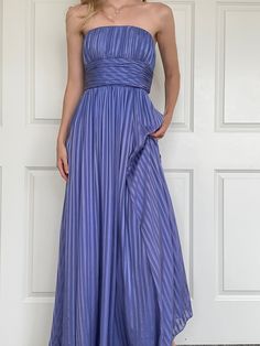 DETAILS: Y2K periwinkle blue striped gown, high waist ties in the back. Zipper closure. BRAND: BCBG maxazria SIZE ON LABEL: Size 2, fits XS - S Bust 32" waist 25-26" CONDITION: Very good pre-owned condition  CONTENT: Silk Lining: polyester  MORE INFORMATION: For the reference: model 5'8", size xs.  The dress is pinned in the model. 30"A/25"/35" *all items will be washed/cleaned before shipping. *all items are vintage and natural signs of wear should be expected. All major flaws will be described Striped Sleeveless Formal Dress, Elegant Striped Maxi Dress For Party, Lavender Sleeveless Evening Dress For Formal Occasion, Periwinkle Bridesmaid, Periwinkle Blue Dress, Periwinkle Dress, Silk Evening Dress, Summer Color Palette, Summer Color