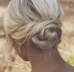 Formal Hairstyles Updo, Samantha Wills, Classic Updo, Peinados Fáciles Para Cabello Corto, Formal Hairstyles, Homecoming Hairstyles, Hair Dos, Balayage Hair, Bridesmaid Hair