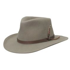 Western Style Fur Felt Fedora With Flat Bill, Fitted Felt Hat With Flat Bill For Country Events, Fitted Flat Bill Felt Hat For Country Events, Country Style Fur Felt Fitted Fedora, Fitted Wool Hats For Country Events, Western Wool Fedora With Flat Bill, Winter Felt Hat With Short Brim For Country Events, Casual Fitted Fedora For Ranch, Short Brim Winter Hat For Country Events