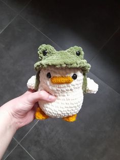 crochet pattern, DIGITAL PRODUCT. super cute duck with frog hat. beginner friendly pattern. with wings 18cm by 16cm, without 10cm by 16cm. Free Crochet Patterns For Beginners, Super Cute Crochet, Crochet Duck, Knitting Quotes, Frog Hat, Cozy Crochet Patterns, Crochet Frog