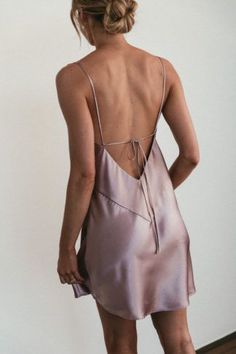 Dusk Bridesmaid Dress, Moda Academia, Slip Dress Outfit, Grace Loves Lace, Midi Slip Dress, Satin Bridesmaid Dresses, Bridesmaids Dress, Mini Slip Dress, Mode Inspo