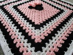 Easy Crochet Blanket Pattern Minnie Mouse by KathieSewHappy Minnie Mouse Blanket, Mouse Crochet, Disney Crochet Patterns, Crochet Blanket Pattern Easy, Easy Crochet Baby Blanket, Crochet Pillow Cover, Crochet For Beginners Blanket, Easy Crochet Blanket