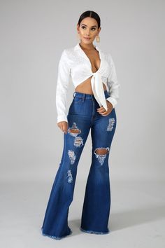 gitionline Flare Jeans Outfit Black, Flared Jeans Outfit Ideas, Vaquera Outfit Mexican Women, Outfit Ideas Latina, Vaquera Outfit Mexican, Flared Jeans Outfit, 70’s Outfit, Dream Quinceanera, Jeans Outfit Ideas