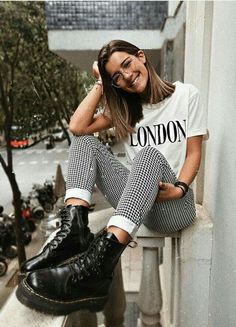 With Leggings, Leggings Summer, Sports Shoes Outfit, Casual Shoes Outfit, Checkered Pants, Mode Casual, Outfits Casual