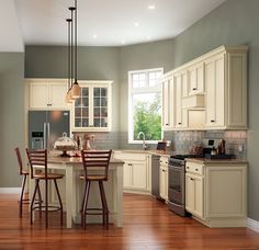 kitchen wall colors with wood cabinets Kitchen Paint Ideas 2023, Sage Green Kitchen Walls Cream Cabinets, Sage Green Kitchen Walls White Cabinets, Sage Kitchen Walls, Sage Green Kitchen Walls, Light Green Kitchen, Green Kitchen Walls, Antique Kitchen Cabinets, Cabinetry Kitchen