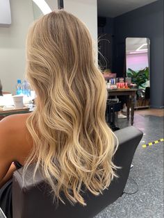 Golden Blonde Full Highlights, Bright Golden Blonde Hair Balayage, Honey Blonde Highlights On Light Brown Hair, Partial Highlights On Blonde Hair, Warm Lived In Blonde, Warm Blonde With Shadow Roots, Blonde Partial Balayage, Golden Honey Blonde Balayage, Sunkissed Blonde Balayage