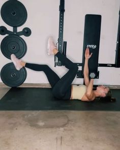 RACHEL HULTEEN - CPT & NUTRITION COACH on Instagram: "10 minute total body workout that will challenge you! 
* equipment used: 5 and 10 pound dumbbells 
1. Squat w/ alternating twist (1 minute) 
2. Standing crunch (1 minute) 
3. Balanced hammer curls ( 30 seconds per side) 
4. Squat w/tricep extension (1 minute) 
5. Alternating side lunge (1 minute) 
6. Upright diagonal raises (1 minute) 
7. Dead bug single arm chest press (1 minute per side) 8. Bear hold (1 minute) 
9. Glute bridges w/ skull crusher (1 minute) 
If you have time shoot for two rounds 😜"