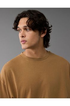 Super soft cotton jersey/Crew neck/Straight hem/This t-shirt is Real Good: Made with the planet in mind & a promise to continue to do better. Do Better, Oversized T Shirt, Oversized Tee, Oversized Tshirt, American Eagle Outfitters, Women's Jeans, American Eagle, Women Jeans, Crew Neck