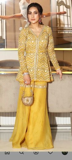 Co Ords Outfits, Circle Mehndi, Outfits Woman, Cord Set, Fashion Drawing Dresses, Wedding Clothes, Suit Design