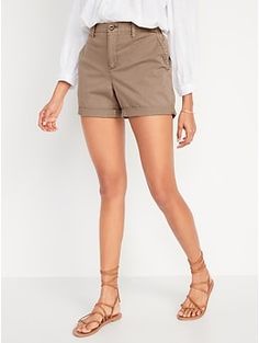 OGC shorts are the original chinos style you love revamped for now.  Slouchy, versatile, easy (hello, elasticized waist), they're dressier than sweats, relaxier than dress pants Elasticized high-rise waistband, with button closure and built-in belt l Khaki Shorts Outfit Women, Navy Shorts Outfit, Chino Shorts Outfit, Khaki Shorts Outfit, Stylist Outfit, Shorts Outfits Women, Chinos Style, Shorts Outfit, Shorts For Women