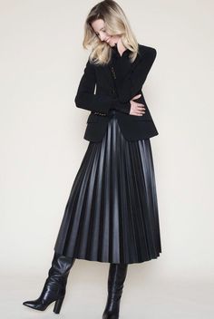 February Fashion, Look Boho Chic, Leather Skirt Outfit, Trend 2024, Best Dress