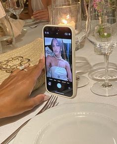 Nyc Summer, Jasmine Tookes, Parisian Life, Pretty Drinks, Black Femininity, Mirror Pic, Insta Ideas, Instagram Photo Inspiration, Women Photography Poses