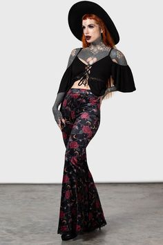 Glinda Flares Goth Women Fashion, Virgo Clothes, Psychic Outfit, Ophelia Grimm, Hippie Goth Fashion, Whimsical Goth Fashion, Goth Hippie Outfits, Salem Outfits, Dorothy Band