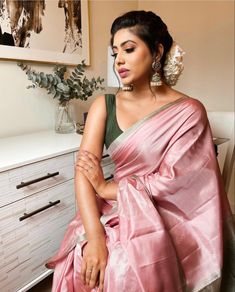 Wedding Saree Look, Pink Saree Silk, Baby Pink Saree, Pink Saree Blouse, Long Blouse Designs, Elegant Blouse Designs