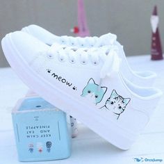 Orcajump - Fashionable and Breathable White Casual Shoes with Flat Soles: Ideal for Everyday Wear White Casual Shoes, White Casual, Lace Front, Casual Shoes, Everyday Wear, Mesh, Heels, How To Wear, Blue