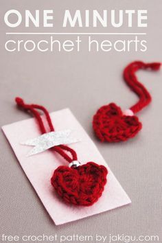 two crocheted hearts are attached to a piece of paper with the words one minute crochet hearts on it