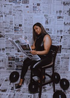 Diy Newspaper Photoshoot Theme 20th Birthday Young Black Woman Birthday Photoshoot Ideas Boys, Photography Studio Decor, Photography Business Branding, Newspaper Photo, Photography Ideas At Home