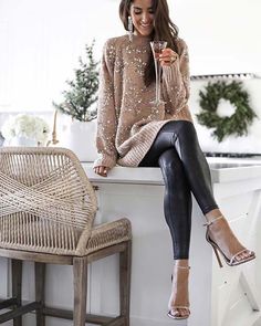 New Year’s Eve Outfit, Leather Leggings Outfit, Looks Pinterest, New Years Outfit, Christmas Party Outfits, Eve Outfit, Legging Outfits, New Years Eve Outfits