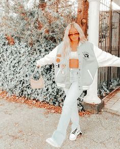 Blonde Teen, Kids Bedroom Inspiration, Rich Girl Aesthetic, White Clothing, Best Friends Shoot, Foto Poses