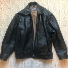 Never Worn Authentic Wilson’s Black Leather Jacket, True 90’s Coat, Like New - Original Retail Price $285, Not Sold Anymore - Mens Size 2x, Zipper Closure, Geniune Leather Shell, Like New - Open To Offers! Coal Dark Coat Wilson Calvin Klein 90s Y2k Retro Vintage High Quality Durable Warm Thick Grunge Skater Motorcycle Motorist Biker Xelement Harley Davidson Driggs Ariat Outerwear Workwear Blaze Ace Collectible Celine Yamaha Designer Thick Leather Jacket, Vintage Black Outerwear For Business, Vintage Leather Jacket Outfit Men, 90s Grunge Style Men, Grunge Clothes Men, Loose Leather Jacket, Retro Grunge Outfits, Skater Clothing, 1980s Mens Fashion