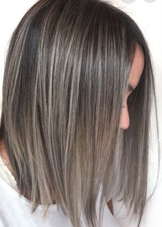 Popelavá Blond, Grey Balayage, Highlights Silver, Gray Highlights, Gray Balayage, Colored Hair Tips, Ash Brown Hair, Ash Blonde Balayage, Brown Hair Balayage