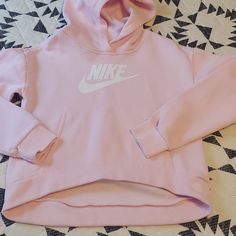 Nwot High Low Nike Soft Pink Hoodie. 18 Inches Armpit And 21 Inches From Shoulder To Hem.