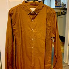 Brown Brunswick Fabrics Button Down, Slim Fit Sz L. Bought It Brand New And Have Never Worn It. Cotton On, Casual Shirts For Men, Casual Button Down Shirts, Button Downs, Mens Shirts, Slim Fit, Man Shop, Brand New, Fabric