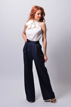 Runway Fashion 2020, 60s Fashion Trends, Wide Legged Trousers, Winter Fashion Jackets, Large Pants, Trousers Wide Leg, Moda Curvy, Photography Winter, Fashion For Petite Women