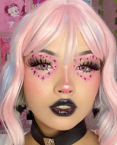 Emo Valentines Makeup, Alt Valentines Makeup, Hearts Makeup Look, Anti Valentines Day Makeup, Heart Eye Makeup, Valentines Makeup Ideas, Eye Pencils, Alt Makeup, Kawaii Makeup