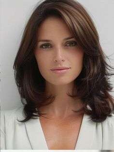 Best Medium Hairstyles for Thin Hair: Add Volume and Style Medium Length For Thinning Hair, Cuts For Thinning Hair, Thinning Hair Women, Bubble Bob, Bob Pixie Haircut, Short Bob Pixie, Bob Pixie, Wavy Hairstyles Medium