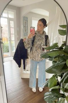 2024-2025 School Outfits, Fall Semester College Outfits, Outfit Ideas Utah Girl, Outfit Ideas Utah, Utah Fashion Winter, Mirror Selfie Fit Check, Utah Clothing Style, Utah Fits Aesthetic, Back To School Fall Outfits