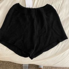 Fits Like Small Casual Black Knit Bottoms, Black Knit Bottoms For Loungewear, Black Knit Bottoms For Spring, Cozy Black Bottoms For Fall, Casual Black Winter Shorts, Black Cotton Shorts For Fall, Knit Shorts, Black Knit, Size 10