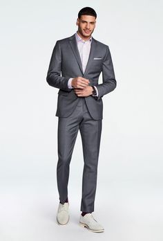 Classic, versatile and reliable - the Hemsworth is your tried-and-true gray suit. This solid-colored number in pure premium wool stands up to whatever the daily hustle throws at you. Custom Suits Men, Best Wedding Suits, White Wedding Suit, Suit Supply, Mens Wearhouse, Zegna Men, Brown Suits, Twill Jacket, Grey Blazer