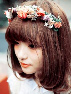 via My Darling Rainbow http://mydarlingrainbow.tumblr.com Girl Short Hair, Floral Headbands, Girls Makeup