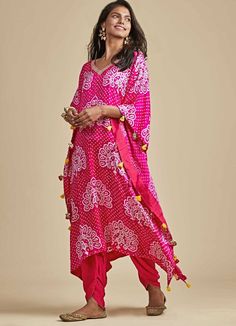 Rani Pink Kaftan With Dhoti Pink City by Sarika - Fabilicious Fashion Pink Kaftan, Kaftan Design, Kaftan Pattern, Bandhani Dress, Rani Pink, Kaftan Designs, Simple Kurta Designs, Designer Kurti Patterns, Gota Work