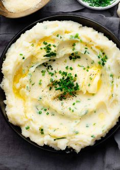 Creamy Garlic Mashed Potatoes - Chefjar Mashed Potatoes Recipe Cream Cheese, Thanksgiving Sidedish, Meal Sides, Cream Cheese Mashed Potatoes, Crockpot Mashed Potatoes, Cream Cheese Potatoes, Cheese Mashed Potatoes