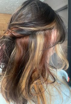 calico trend hair Calico Cat Hair, Calico Hair, Peekaboo Hair Colors, Peekaboo Hair, Hair Inspiration Short, Hair Stylies, Hair Makeover