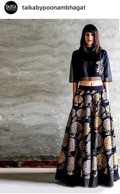 Indian Contemporary Fashion, Contemporary Indian Wear, Indo Western Skirt Outfits, Choli Pattern, Fashionable Saree Blouse Designs, Salwar Kamiz, Lehenga Skirt, Designer Party Wear Dresses, Designer Dresses Casual