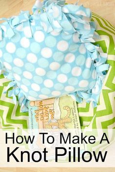 how to make a knott pillow with ruffles on the top and bottom