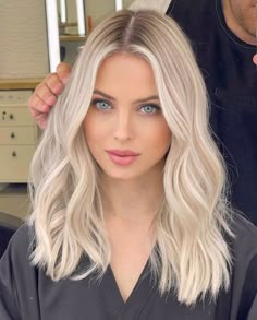 Blonde Hair 2023, Sombre Blonde, Your Hair, Ombre Blond, Blonde Hair Transformations, Gorgeous Hair Color, Natural Wavy Hair, Hair Ombre, Blonde Hair Shades