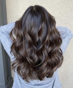 Black Hair Balayage, Brown Hair Looks, Brown Hair Inspo, Brunette Hair With Highlights, Hairstyles For Layered Hair, Brunette Balayage Hair, Brown Hair Balayage, Hair Color Ideas For Brunettes, Brown Highlights