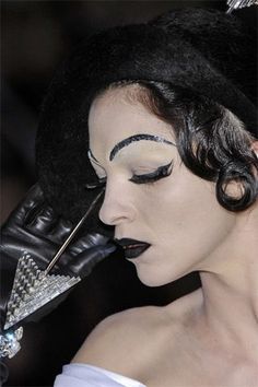 Christian Dior Fall 2007 Couture Collection | Vogue Fall Couture, Dior And I, Couture Details, John Galliano, Close Up Photos