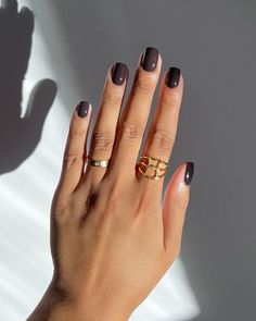 @opi Brown to earth from the Fall Wonders collection. My favourite deep brown shade rn. Just look at how pretty it is! Swipe to see my… | Instagram Simple Fall Nails, Cute Short Nails, Celebrity Nails, Short Gel Nails, Nail Colors Winter, Short Square Nails, Deep Autumn, Minimal Nails, Brown Shade