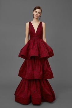 Marchesa Pre-Fall 2016 Fashion Show Wine Gown, Gaun Tulle, Tulle Dresses, Wine Party, Sheath Dresses, Delicate Beauty, فستان سهرة