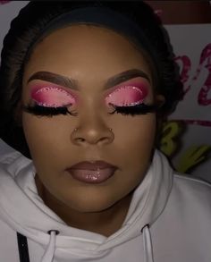 Rose Pink Makeup Look, Pink Birthday Makeup, Pink Makeup Looks Black Women, Pink Makeup Looks, Flawless Face Makeup, Birthday Makeup Looks, Maquillage On Fleek, Gold Makeup Looks, Face Beat Makeup